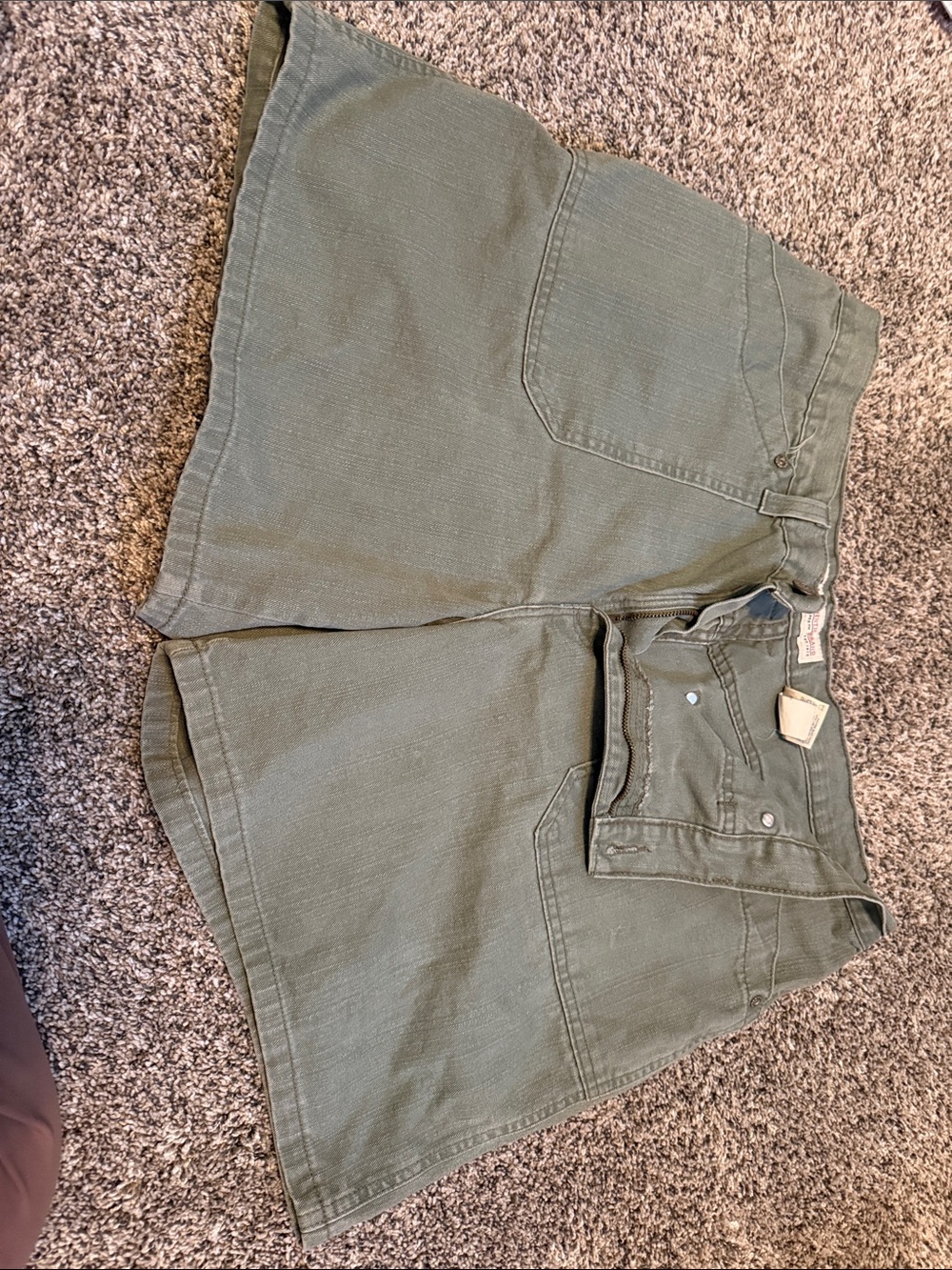Men's Olive Green Cargo Shorts with Utility Pockets